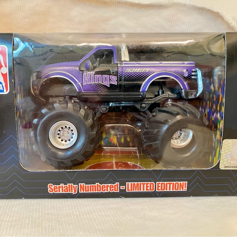 Sacramento Kings Ford F-350 Monster Truck by Fleer